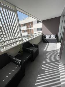 Brand New Apartment on Top Floor, 5 min from Center, 15 min from Beach