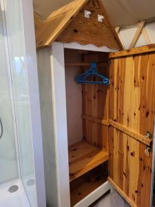 Tentes de luxe Yourte de deconnexion chauffage climatisation : photos des chambres