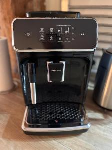 Seenest Zum blauen Schild mit Parkplatz