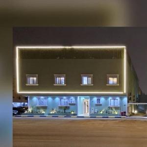 Elegant Self Entry Studio