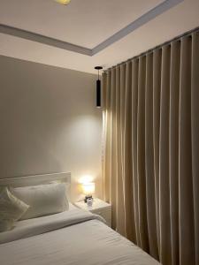 Elegant Self Entry Studio