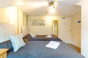 Standard Twin Room room in OYO Arden Guest House
