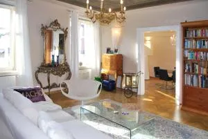 Neoclassical Luxury Apartment Ljubljana - 斯科吉卡