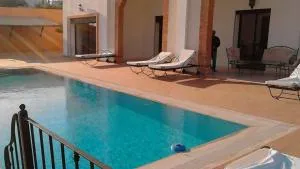 Luxurious 7 bdrms Pool Villa T72024 - Elma