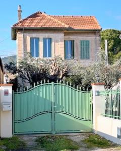 Maisons de vacances Villa de charme : Maison 3 Chambres