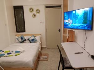 Chic Rustic Studio Retreat