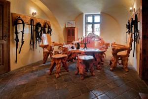 Dvůr Olšiny -Hotel and Horse-riding