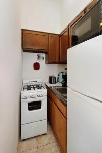 Amazing Upper East Side Studio! Epic Location!