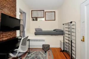 Amazing Upper East Side Studio! Epic Location!, June To Aug 90 Days Stay Required