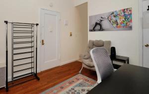 Amazing Upper East Side Studio! Epic Location!