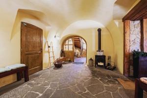 Dvůr Olšiny -Hotel and Horse-riding