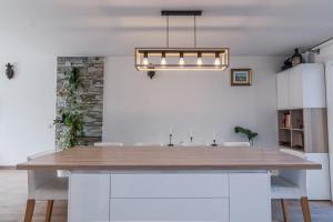 Beautiful 3 room apartment - Parking -Centre -Tram