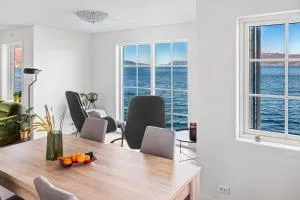 Komfortable Ferieleiligheter med Sjøutsikt - Selje