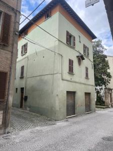 Ollis Place