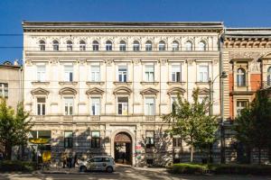 Alma in Cracow! 2 room by the gate to Old Town