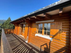 Chalets Charmant Chalet avec Cheminee et Terrasse aux Angles - FR-1-593-128 : photos des chambres