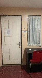 Hollandia Kos Khusus Perempuan