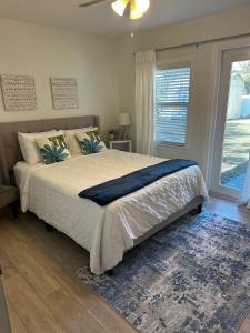 BLUE OASIS An inviting downtown Sarasota retreat
