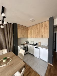 Merlyn Apartment by Sienna