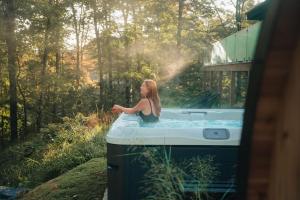 Bläk Kabin - Ski Tremblant, Sauna, Hot Tub and Yoga