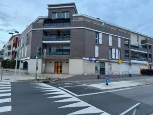 Appartement entièrement meublé de 57m Chanteloup les vignes Centre ville - Andrésy