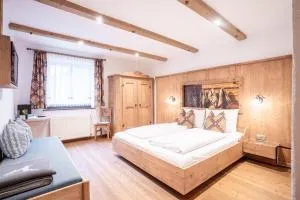 Stauders Zimmer und Ferienwohnungen - Mutters