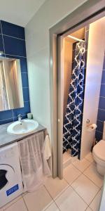 "VIOLETTE" Maison 6 personnes, au cœur du Golf 18 trous, village vacances, accès piscines gratuit