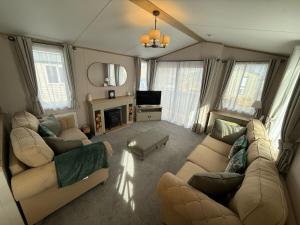 Cuckoo Lodge with Hot Tub at Brickyard Lakes