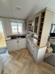 Cuckoo Lodge with Hot Tub at Brickyard Lakes