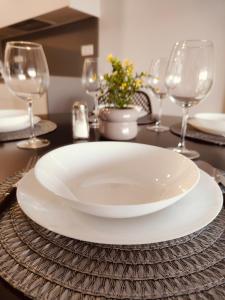 Claudia Luxury Apartment near the beach with a pool, gym, and secure gated parking