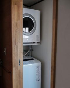 宿ストロ Trip to Naoshima, Teshima 5-min walk from Uno Port