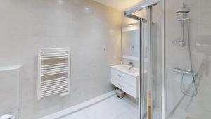 Superbe T2 refait à neuf avec balcon vue montagne à un arrêt de Monaco