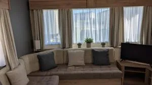 Floppy Feet Pet Friendly Holiday Home Rental Thornwick Bay, Flamborough - Copse Hill