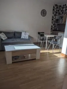 Appartement et salle de jeu - Ponthoux