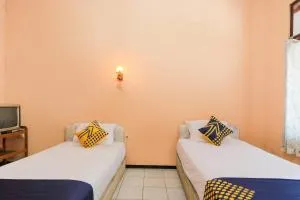 OYO 2465 Hotel Raung View - Sarungan