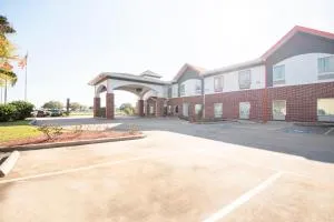 OYO Townhouse Clute Lake Jackson - Clute