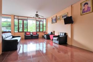 OYO 588 Rose In Mansion