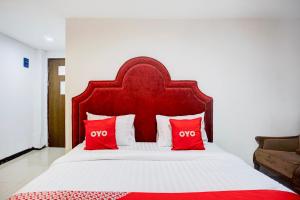 Collection O Medan City Center Near Manhattan Times Square Formerly Grand Z Suites