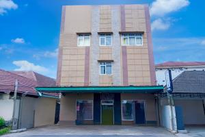 Collection O R.Sukamto Near Palembang Trade Center Mall