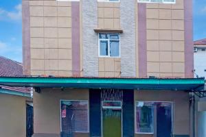 Collection O R.Sukamto Near Palembang Trade Center Mall