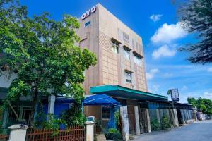 Collection O R.Sukamto Near Palembang Trade Center Mall