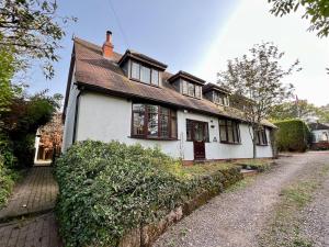 Bungalow Retreat With Games Room And Pool Table