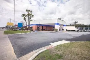 OYO Hotel Lake Park/Valdosta I-75 - Cecil