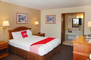 Queen Room room in OYO Hotel Guymon OK US-54