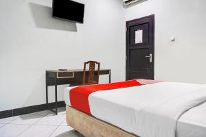 Hotel O Makassar near Mall Panakukkang formerly Sayang Home Stay