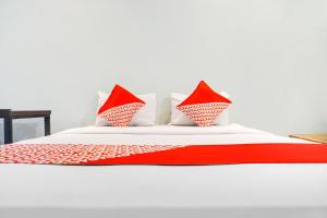 Hotel O Makassar near Mall Panakukkang formerly Sayang Home Stay