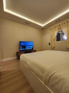 ComfyStay KSA - Boho-Chic Studio Near Cafés