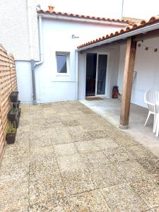 PLAIN PIED, avec mezzanine et espace extérieur 10min Puy du F