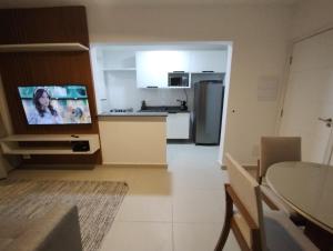 Apartamento Novo na Praia da Guilhermina com Ar Condicionado, Estacionamento Gratuito e WiFi