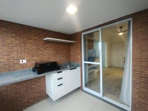 Apartamento Novo na Praia da Guilhermina com Ar Condicionado, Estacionamento Gratuito e WiFi